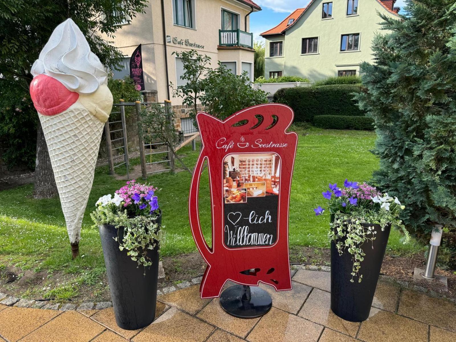 Cafe'Seestrasse Magdeburg Exterior photo