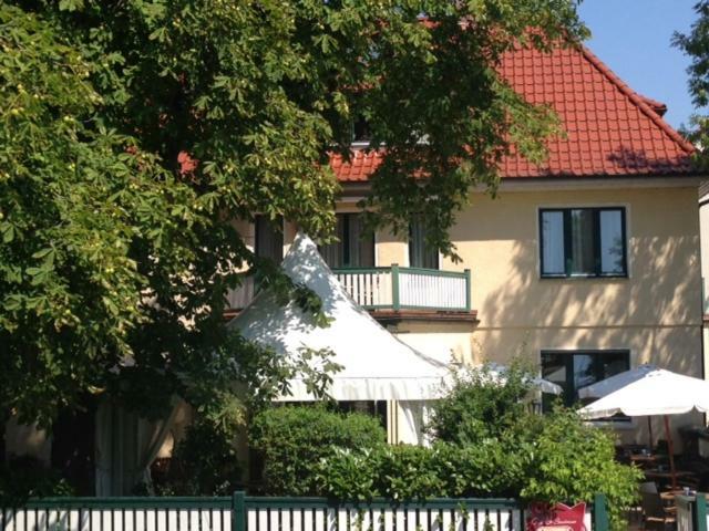 Cafe'Seestrasse Magdeburg Exterior photo